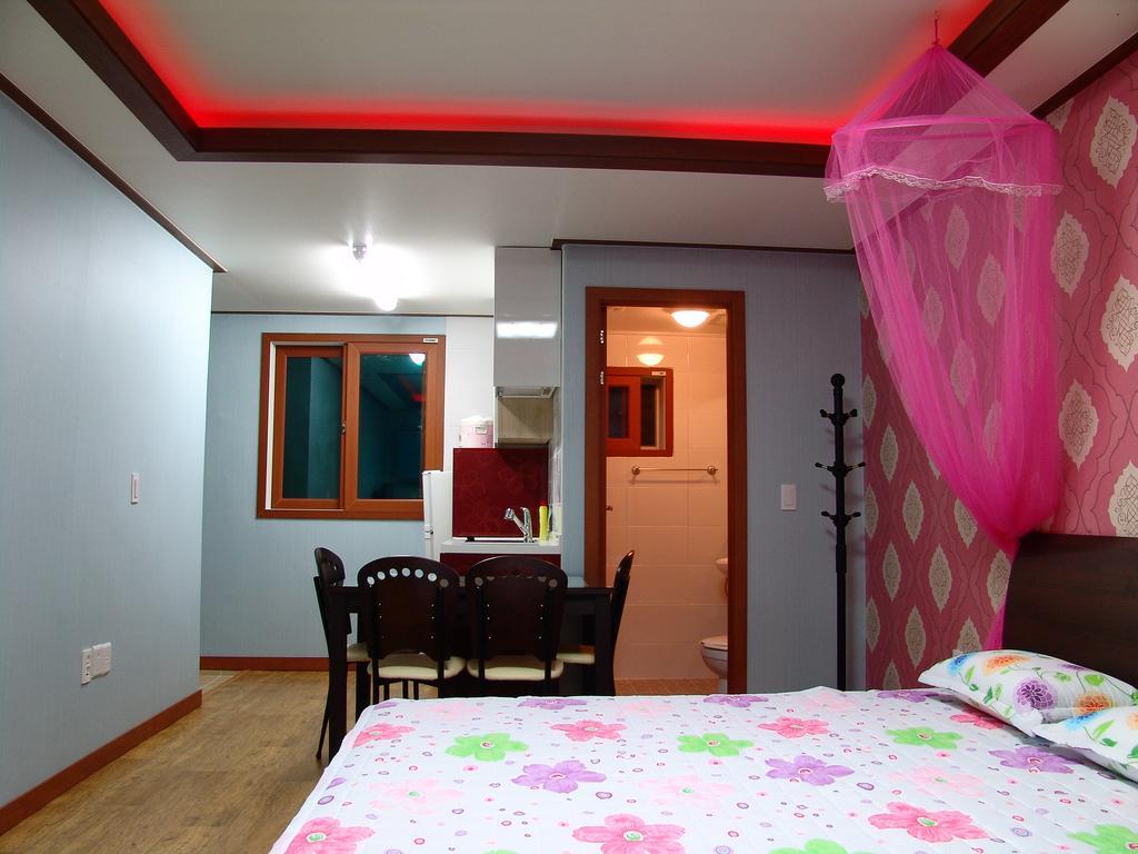 Yongdu Beach Pension Boryeong Ngoại thất bức ảnh