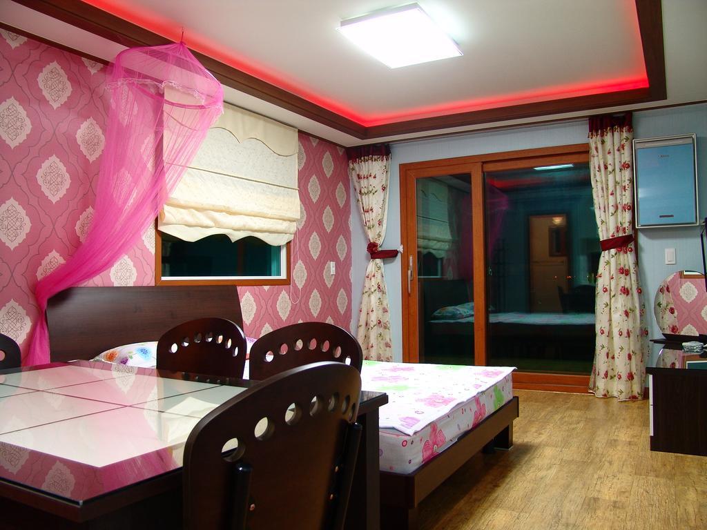 Yongdu Beach Pension Boryeong Ngoại thất bức ảnh