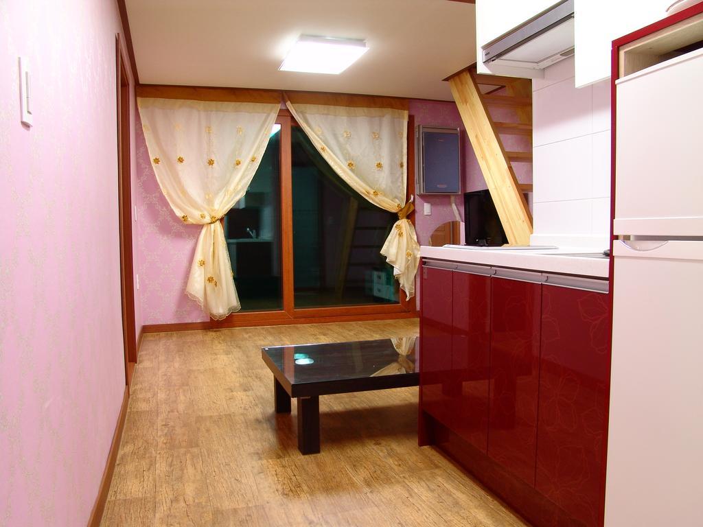 Yongdu Beach Pension Boryeong Ngoại thất bức ảnh